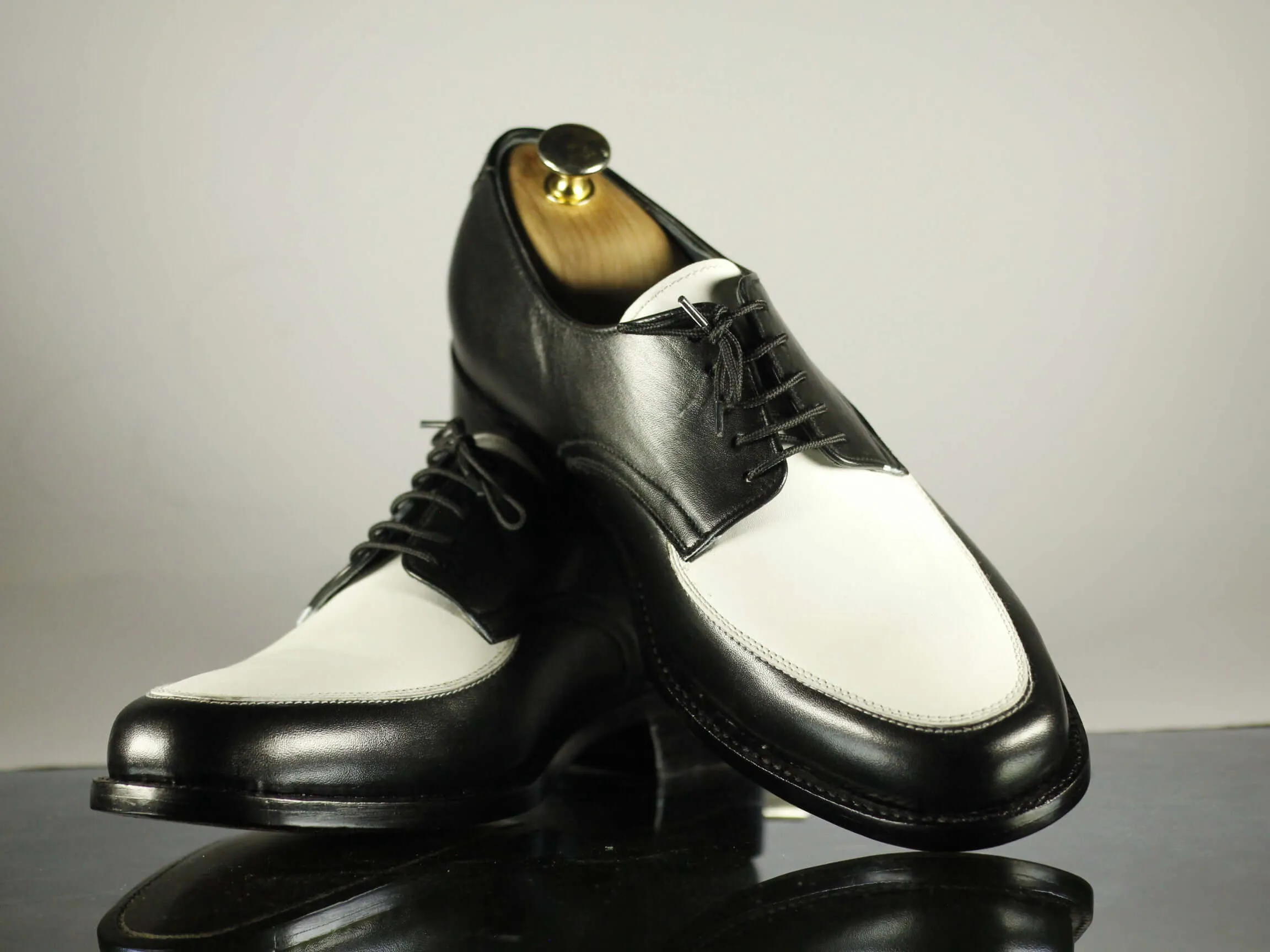 Handmade Men's Black White Leather Round Toe Lace Up Shoes, Men Designer Dress Formal Luxury Shoes