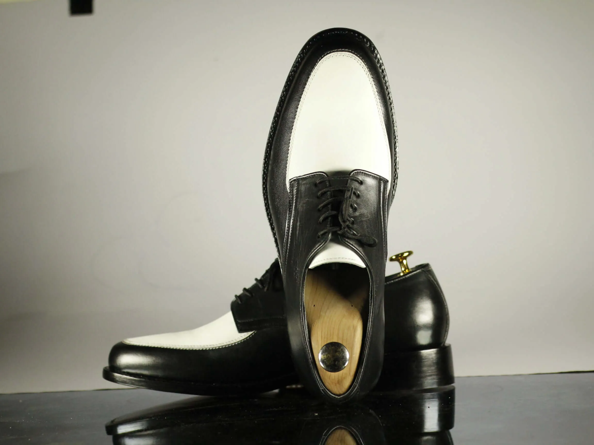 Handmade Men's Black White Leather Round Toe Lace Up Shoes, Men Designer Dress Formal Luxury Shoes