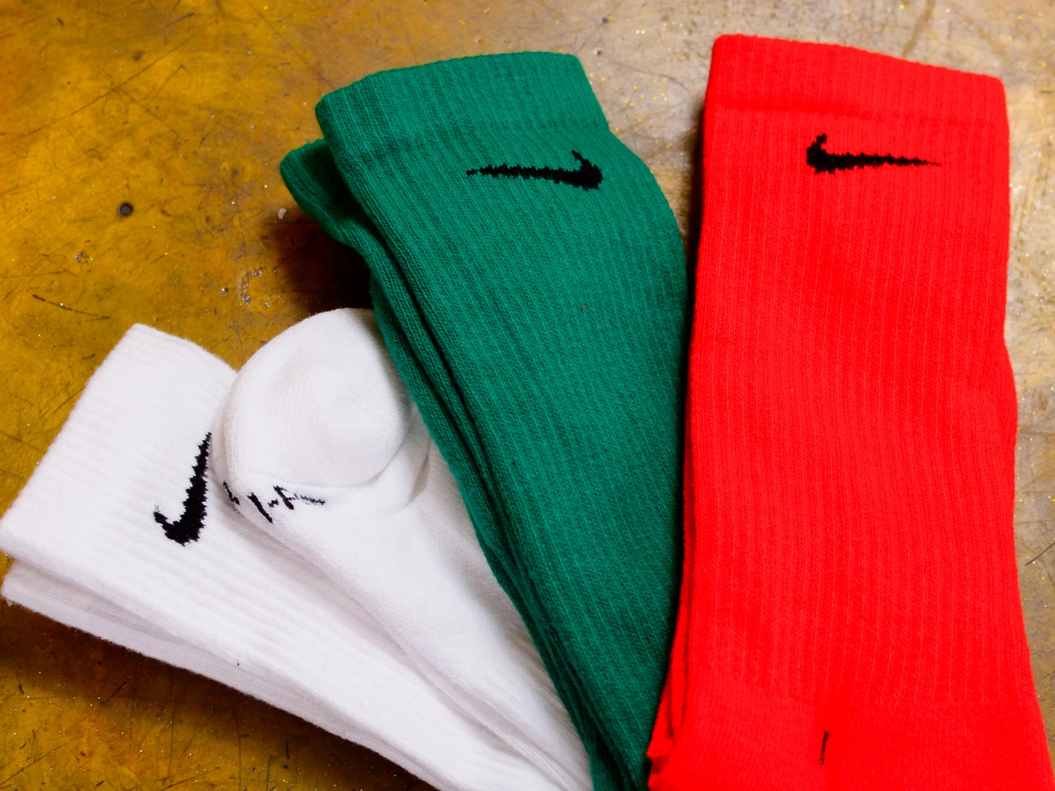 Nike Everyday Cushioned Crew Socks 3pk - Red / Green / White